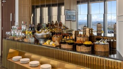 Quầy line Buffet tại nhà hàng