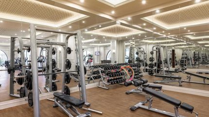 Phòng gym đa dạng dụng cụ tập luyện