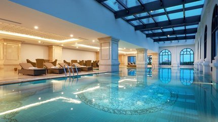 Thỏa sức bơi lội tại bể bơi bốn mùa