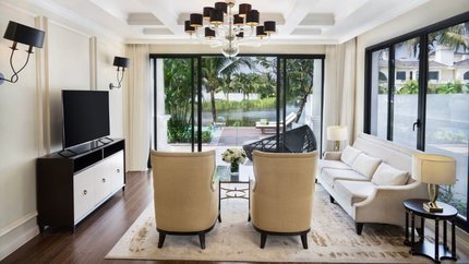 Phòng khách được thiết kế sang trọng