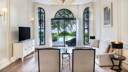 Phòng khách có tầm nhìn hướng biển