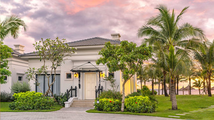 Khung cảnh bên ngoài villa