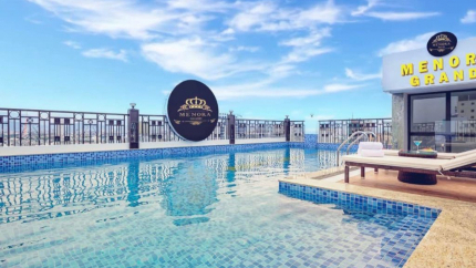 Bể bơi ngoài trời