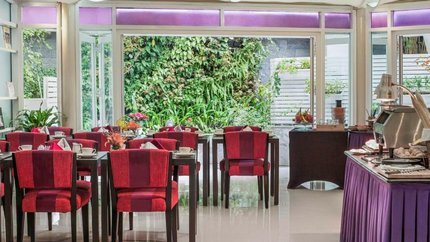 Không gian nhà hàng rộng lớn