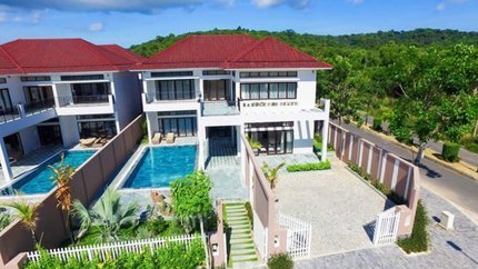 Villa 2 tầng với 4 phòng ngủ