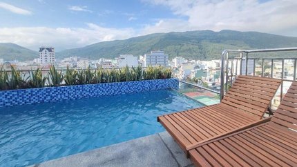 Bể Bơi Ngoài Trời