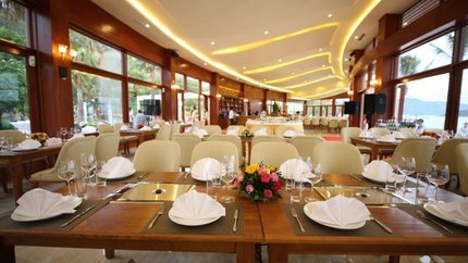 Nhà hàng tại khu nghỉ dưỡng