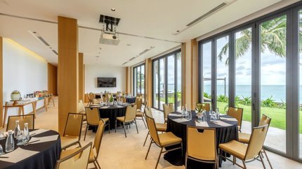 Phòng họp hội nghị với trang thiết bị hiện đại