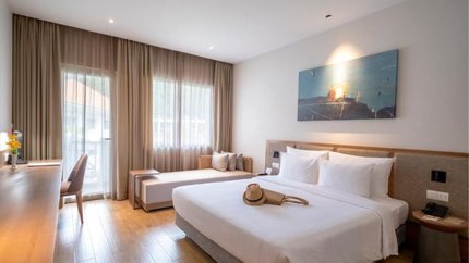 Phòng thông thoáng với cửa sổ cỡ lớn