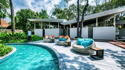 Nơi nghỉ mát, thư giãn bên bể bơi