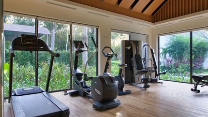 Phòng gym tại khu nghỉ dưỡng