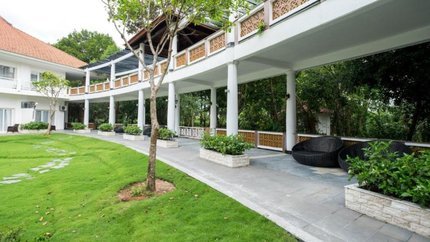 Không gian phòng bên cạnh vườn xanh mát