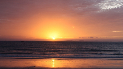 Hoàng hôn trên bãi biển