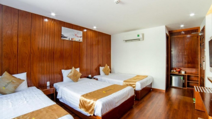 Phòng Deluxe Triple Sea View tại khách sạn 2* Mira Quy Nhơn