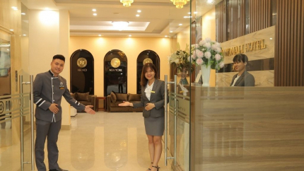 Quầy lễ tân tại Hotel Ninh Bình Momali