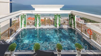 Bể bơi từ trên cao