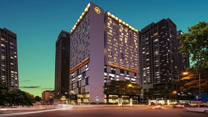 Ban đêm tại khách sạn Movenpick Living West Hanoi Hotel