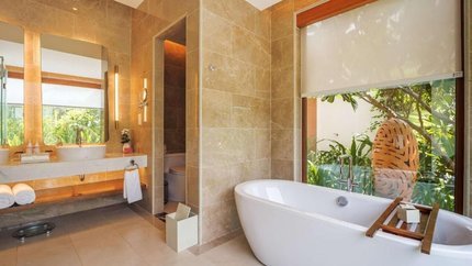 Phòng tắm bồn hiện đại