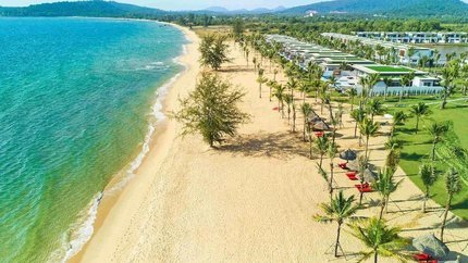 Resort nằm sát biển