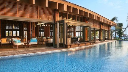 Hồ bơi rộng lớn