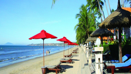 Bãi biễn riêng De Century Resort & Spa Phan Thiết