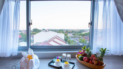 Đồ uống và trái cây chào mừng tại phòng