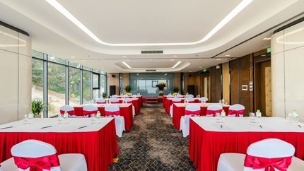 Phòng hội họp với thiết bị hiện đại