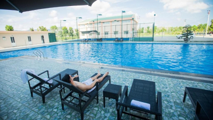 Bể Bơi Ngoài Trời