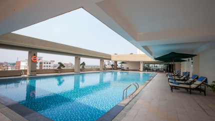 Bể Bơi Ngoài Trời