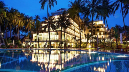 Overview Khách sạn Mường Thanh Holiday Mũi Né