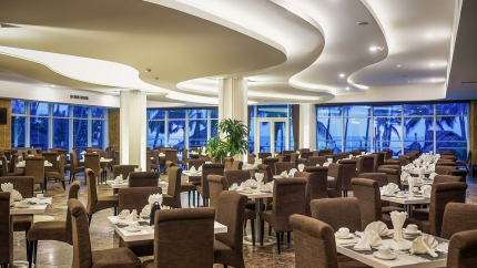 Nhà Hàng Khách sạn Mường Thanh Holiday Mũi Né