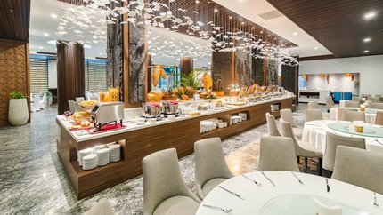 Quầy buffet đa dạng tại nhà hàng