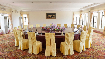 Nhà Hàng rộng rãi