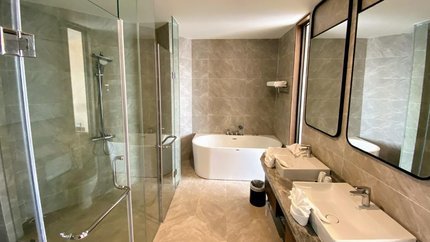 Phòng tắm tiện nghi, hiện đại