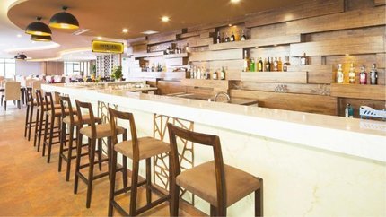 Quầy bar