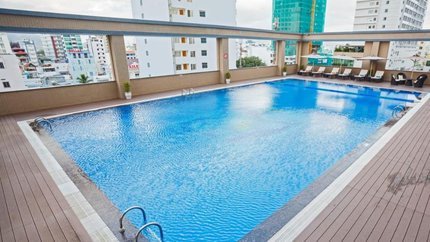 Bể bơi ngoài trời