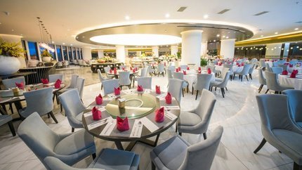 Nhà Hàng thiết kế xa hoa