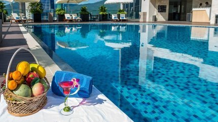 Hồ bơi tại khách sạn