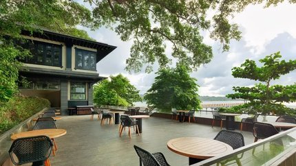 Sảnh cafe thư dãn với không khí trong lành