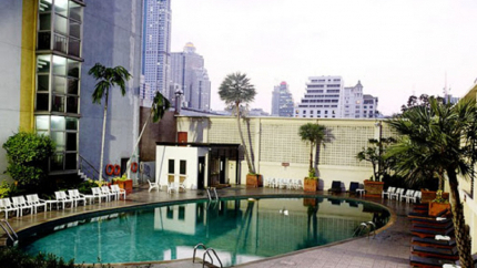 Bể bơi ngoài trời