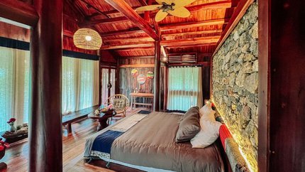 Phòng Hoa Ban Hướng Suối