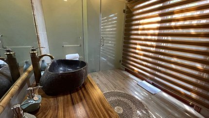 Phòng tắm với đầy đủ tiện nghi