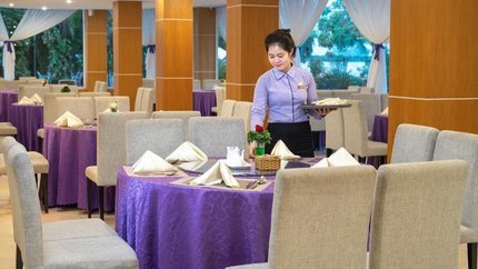 Nhà hàng sức chứa lớn