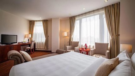 Không gian phòng rộng lớn và sang trọng