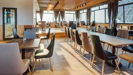 Không gian nhà hàng sang trọng