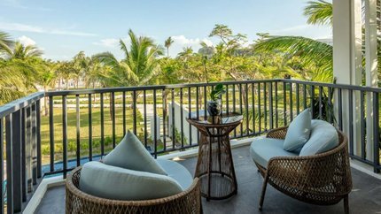 Ban công view hướng vườn siêu đỉnh