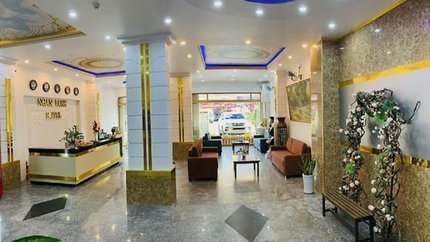 Sảnh và quầy lễ tân khách sạn