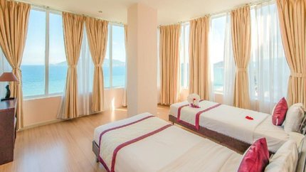 Không gian dễ chịu, cửa kính lớn