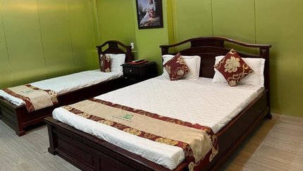 Sàn nhà lát gỗ, màu sắc trang trí bắt mắt