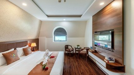 Deluxe Ocean with Balcony